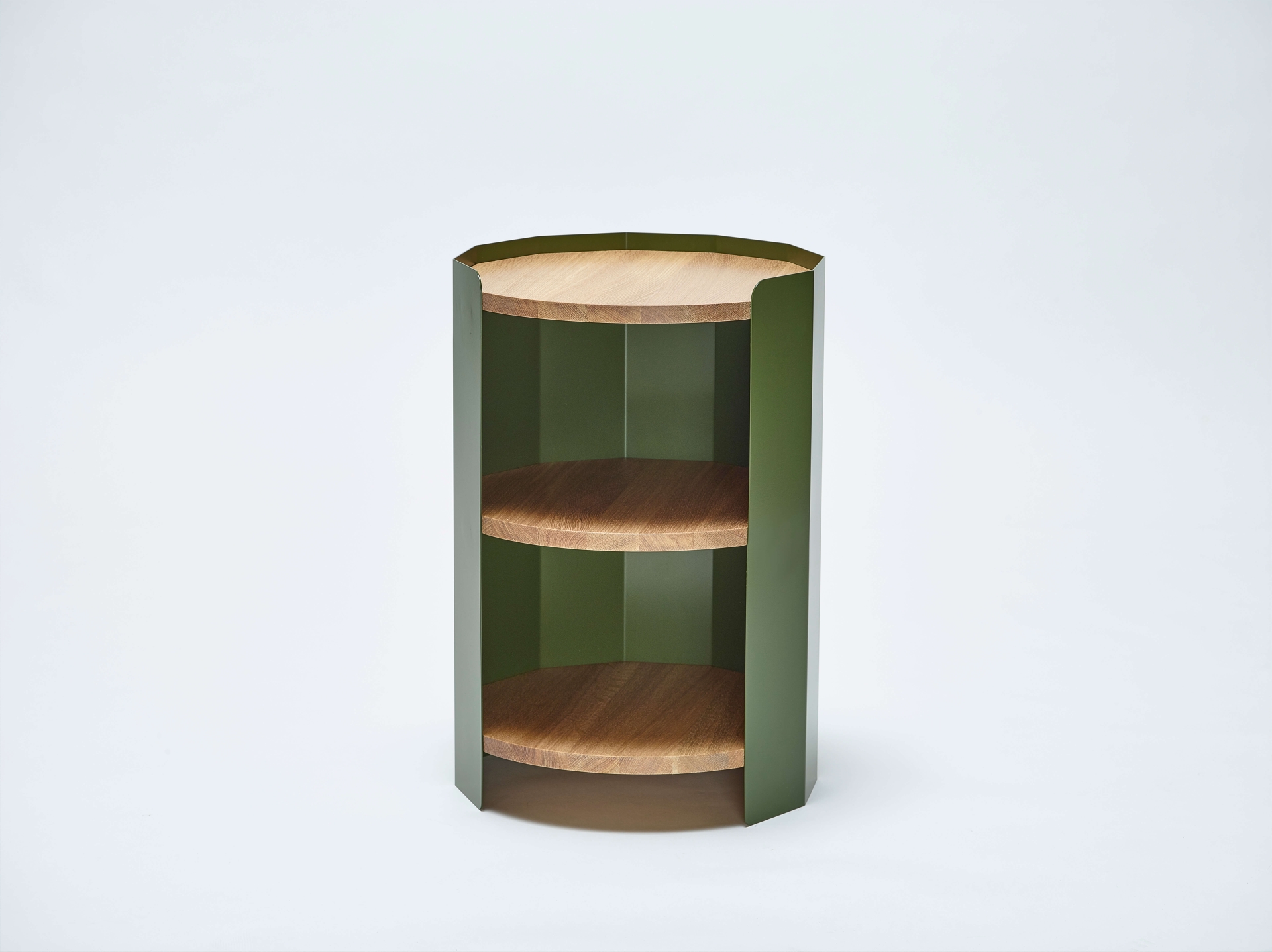 Mistra chair (Lucie Koldová), Gon tea table (Jakub Pollág) Mistra chair (Lucie Koldová), Gon tea table (Jakub Pollág)