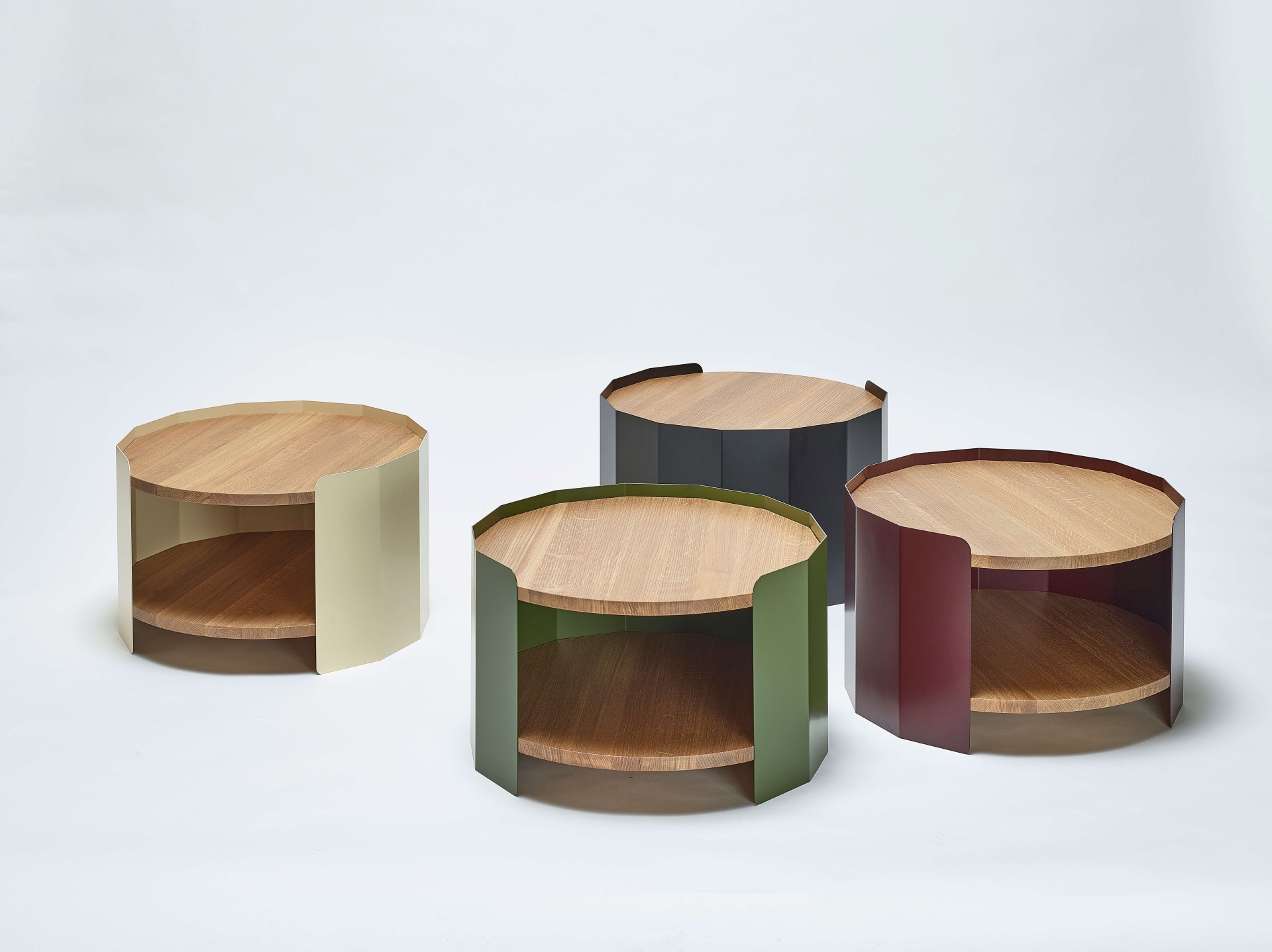 Mistra chair (Lucie Koldová), Gon tea table (Jakub Pollág) Mistra chair (Lucie Koldová), Gon tea table (Jakub Pollág)